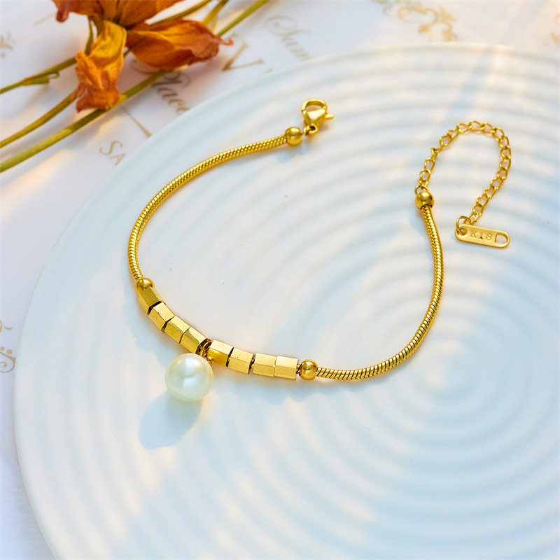 New European and American style, unique and creative titanium steel metal square imitation pearl pendant, spaced beaded chain bracelet