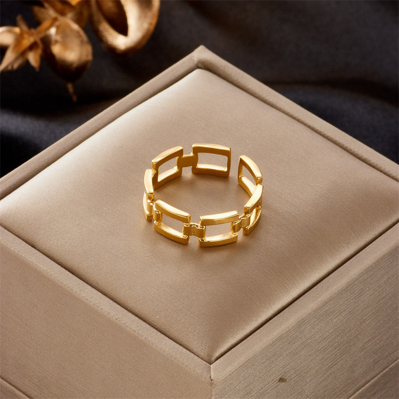 European and American style minimalist titanium steel hollow square geometric opening adjustable niche high-end cool style ring.