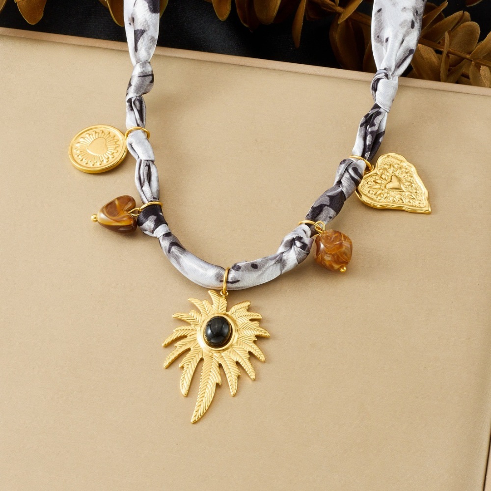 European and American cross-border niche design retro gray ink painting ribbon knotted rope chain coconut tree pendant heart set