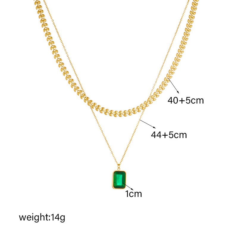 Fashionable, sophisticated, and luxurious emerald square gemstone pendant clavicle chain, titanium steel multi-layered necklace.