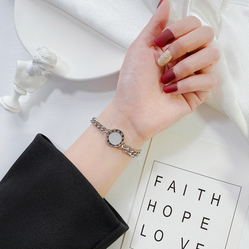 European and American cross-border fashion niche chunky chain black Roman round plaque titanium steel metal jewelry high-end versatile bracelet