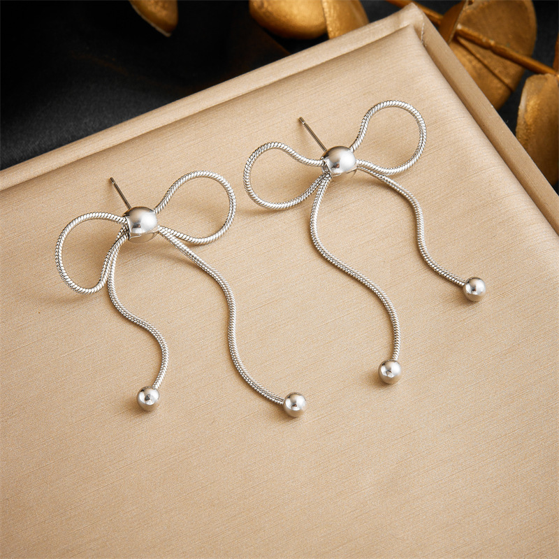 Korean style, elegant, simple, fashionable, versatile, gold-plated stainless steel beaded bow chain earrings