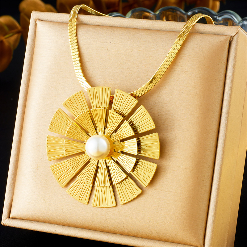 European and American style exaggerated light luxury high-end stainless steel gold-plated flower inlaid pearl jewelry set