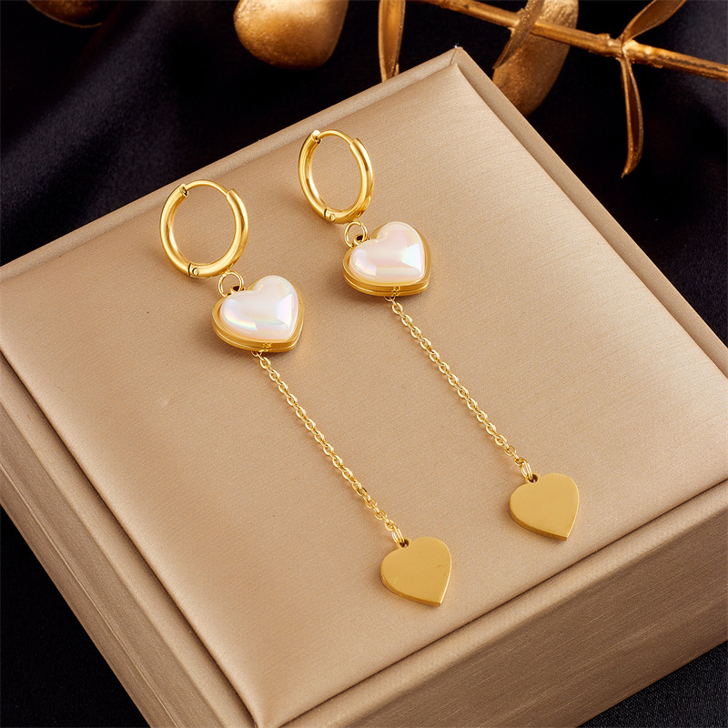 Korean style, fashionable, simple, unique, versatile, long chain pearl heart pendant titanium steel earrings