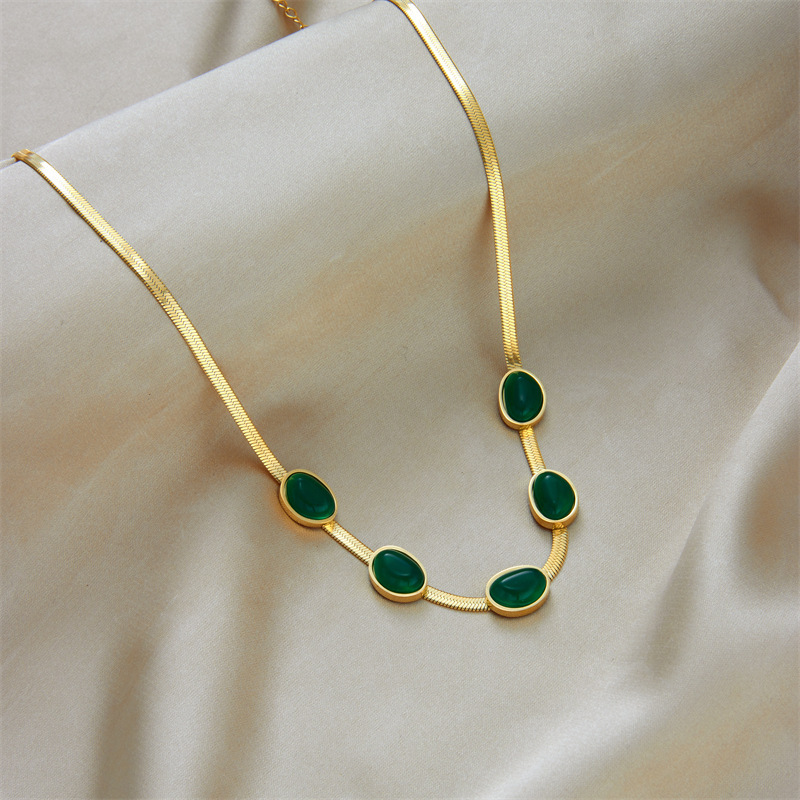 Trendy niche vintage design emerald single-sided jewelry snake chain bracelet clavicle chain jewelry set