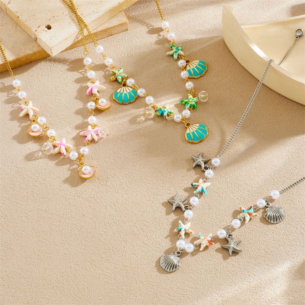 Sweet and cute Instagram-worthy candy-colored seashell beaded necklace with a cool and elegant style, made of stainless steel.