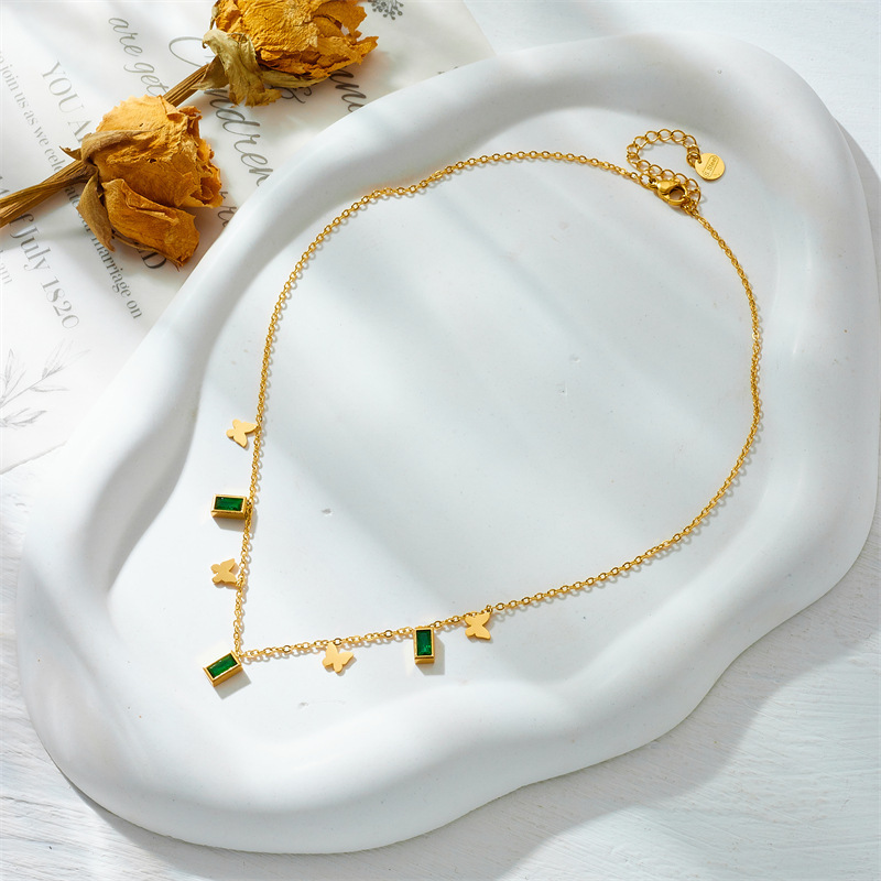 European and American style, simple, retro, versatile, rhinestone-encrusted square butterfly accessory pendant chain necklace