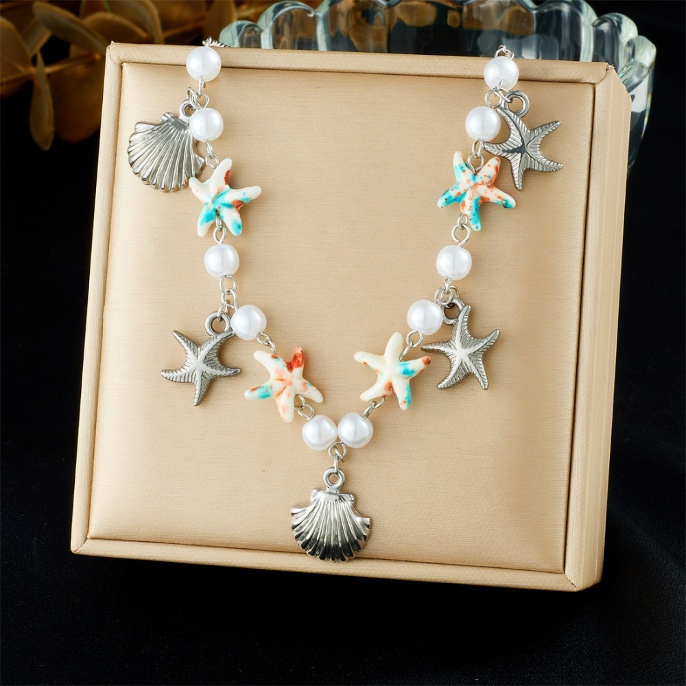 Sweet and cute Instagram-worthy candy-colored seashell beaded necklace with a cool and elegant style, made of stainless steel.