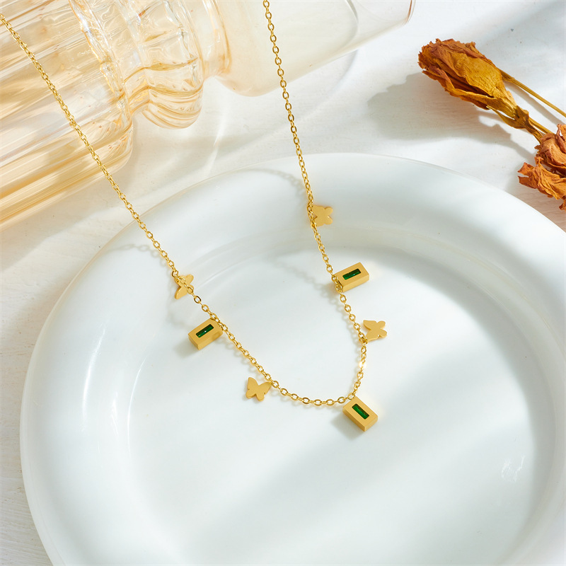 European and American style, simple, retro, versatile, rhinestone-encrusted square butterfly accessory pendant chain necklace