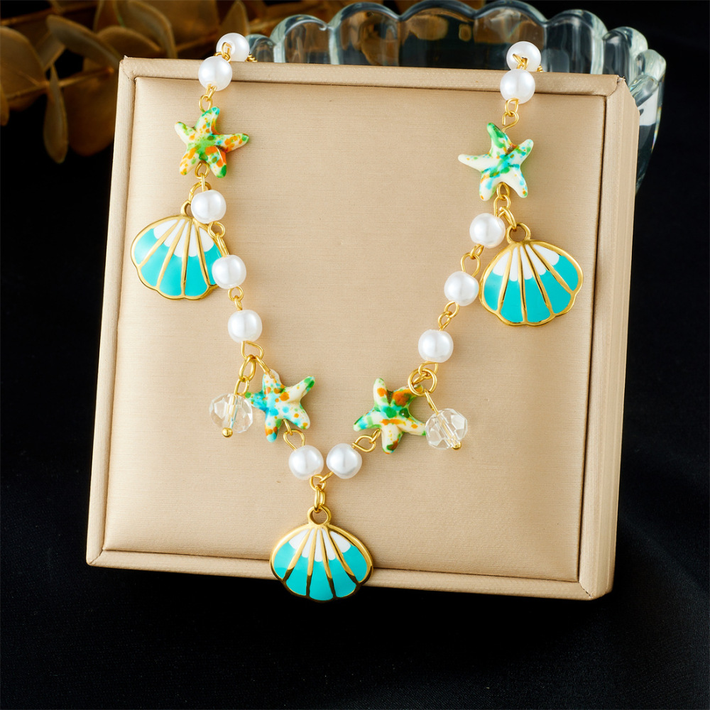 Sweet and cute Instagram-worthy candy-colored seashell beaded necklace with a cool and elegant style, made of stainless steel.