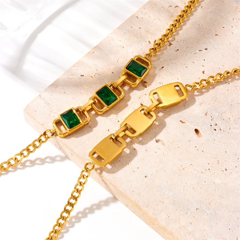 European and American style retro minimalist square necklace with emerald and rhinestone inlay and titanium steel chain.