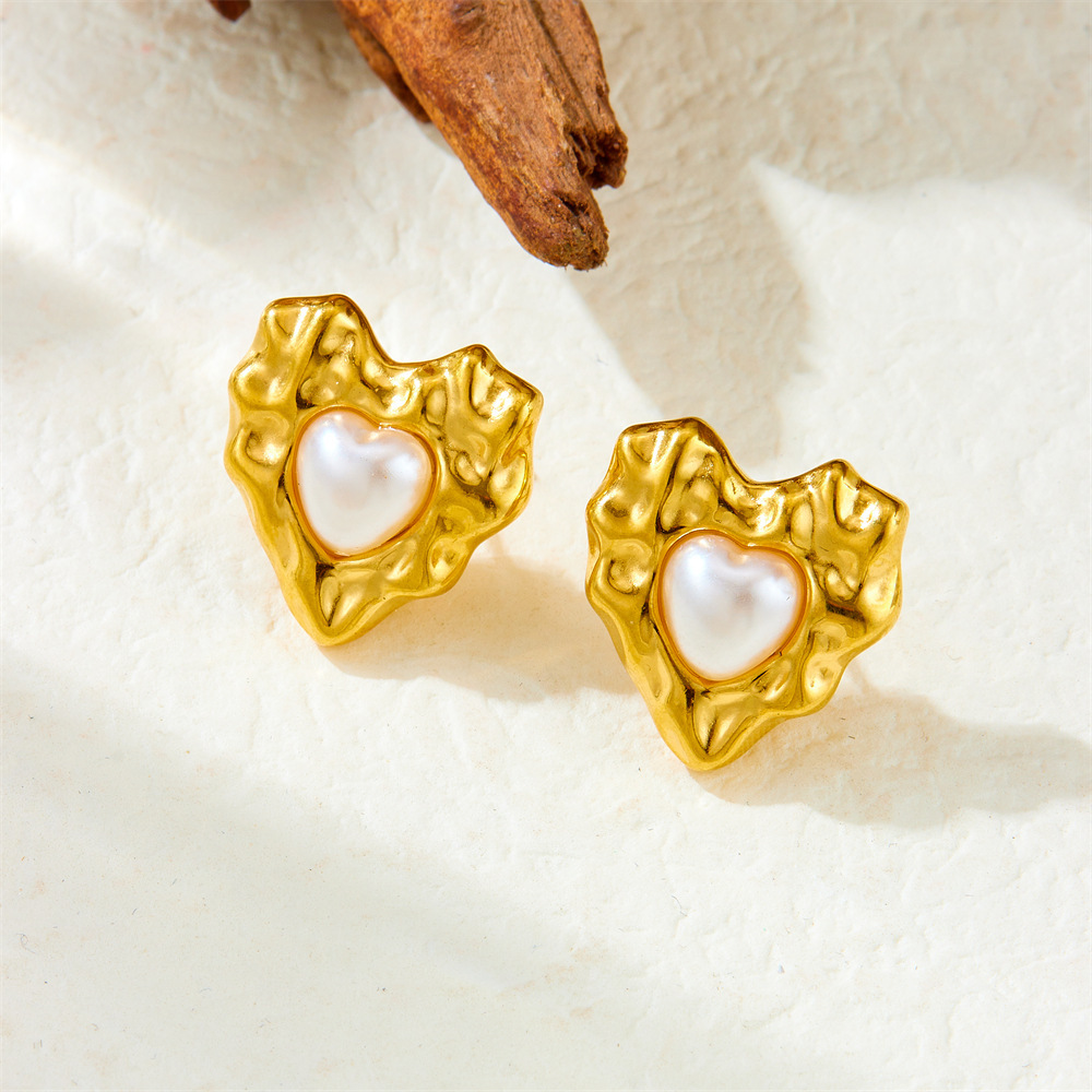 Cross-border fashion niche design, irregularly shaped, pearl-inlaid heart-shaped stainless steel French earrings