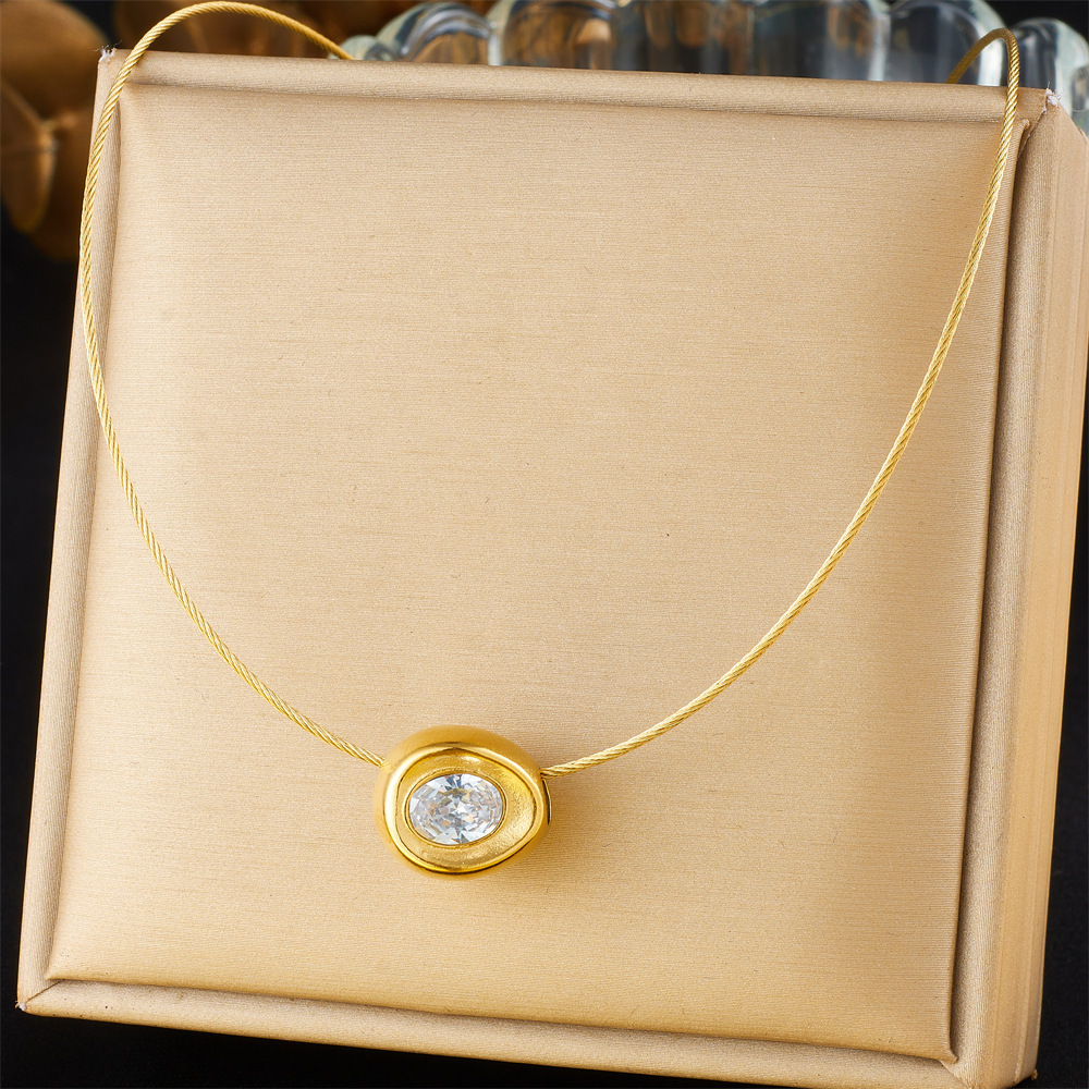 New cross-border product: Simple diamond-encrusted ingot-shaped pendant, versatile and high-end clavicle chain, stainless steel gold-plated necklace for women.