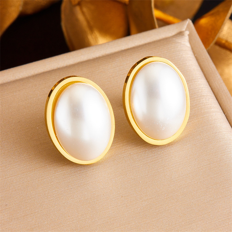 European and American style, simple, retro, versatile oval pearl stainless steel gold-plated geometric earrings