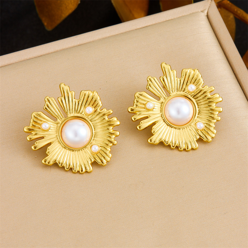Korean style, fashionable, simple, commuter-friendly, irregular sunflower pearl stainless steel gold-plated earrings