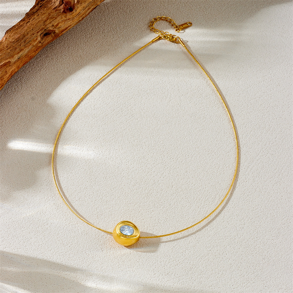 New cross-border product: Simple diamond-encrusted ingot-shaped pendant, versatile and high-end clavicle chain, stainless steel gold-plated necklace for women.