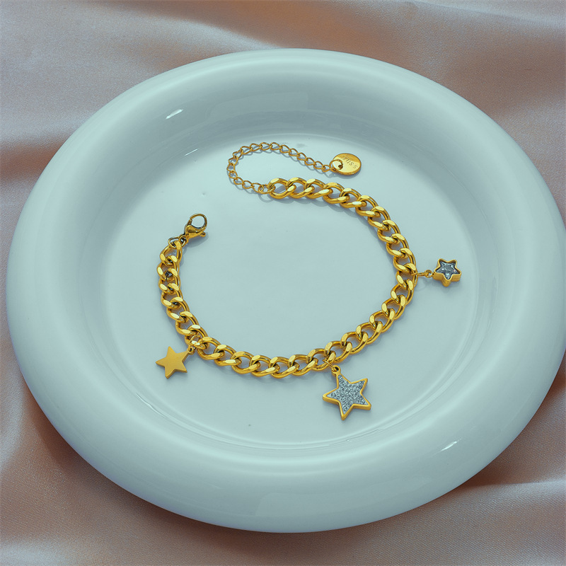 European and American style niche design, simple and versatile, high-end retro, diamond-encrusted five-pointed star titanium steel chunky chain bracelet