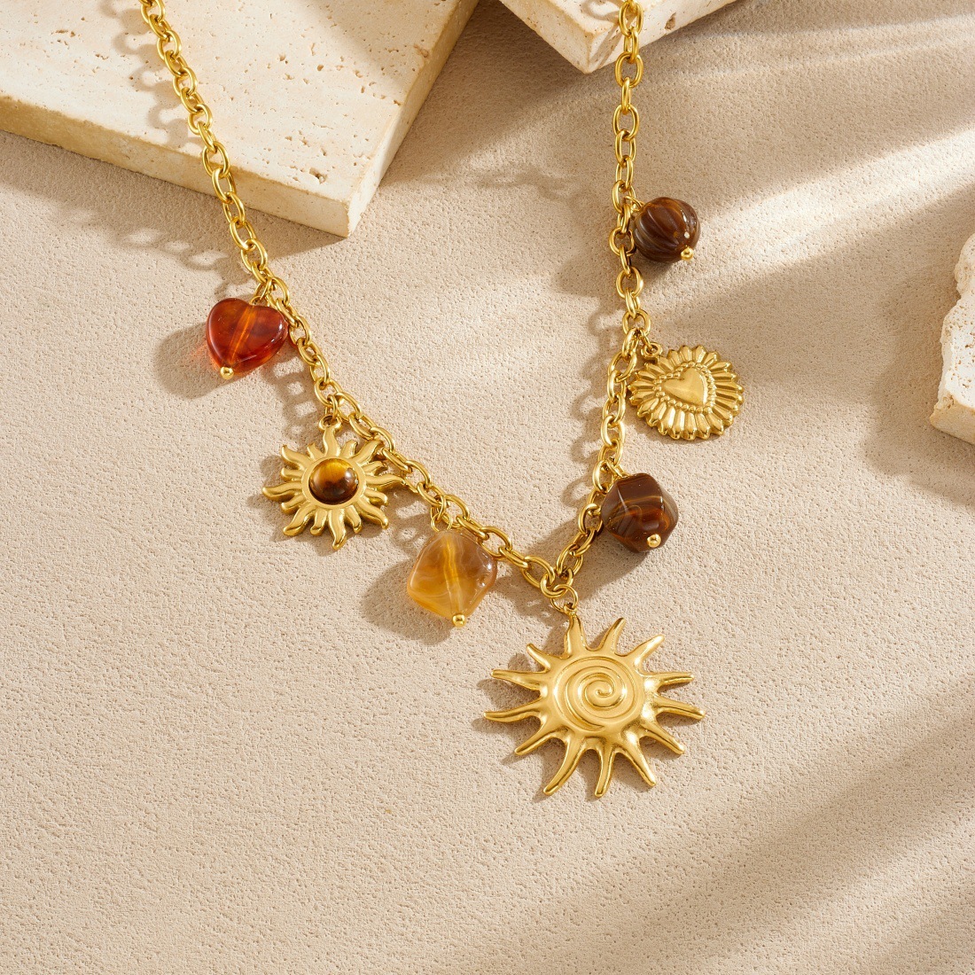 European and American cross-border fashion retro gold-plated simulated tiger's eye stone accessories round plaque relief heart pendant necklace