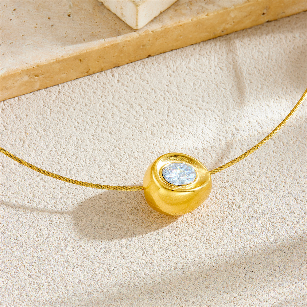 New cross-border product: Simple diamond-encrusted ingot-shaped pendant, versatile and high-end clavicle chain, stainless steel gold-plated necklace for women.