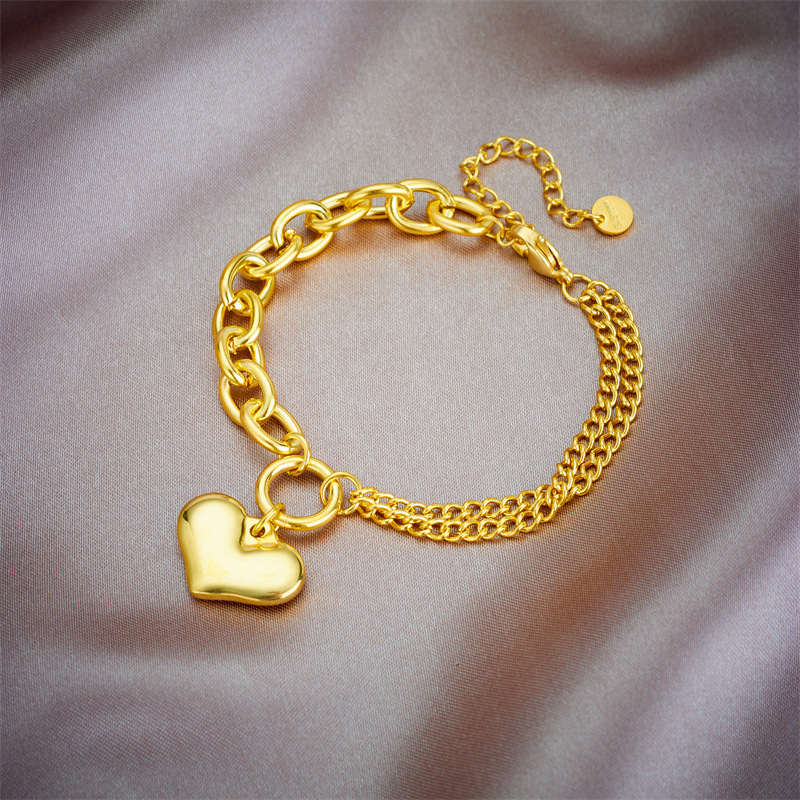 Korean style minimalist asymmetrical titanium steel chain heart-shaped pendant necklace, fashionable, versatile, elegant, and unique clavicle chain.