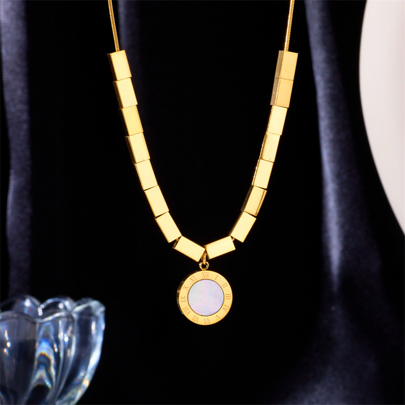 European and American cross-border fashion retro three-dimensional square accessory chain Roman round pendant stainless steel jewelry necklace
