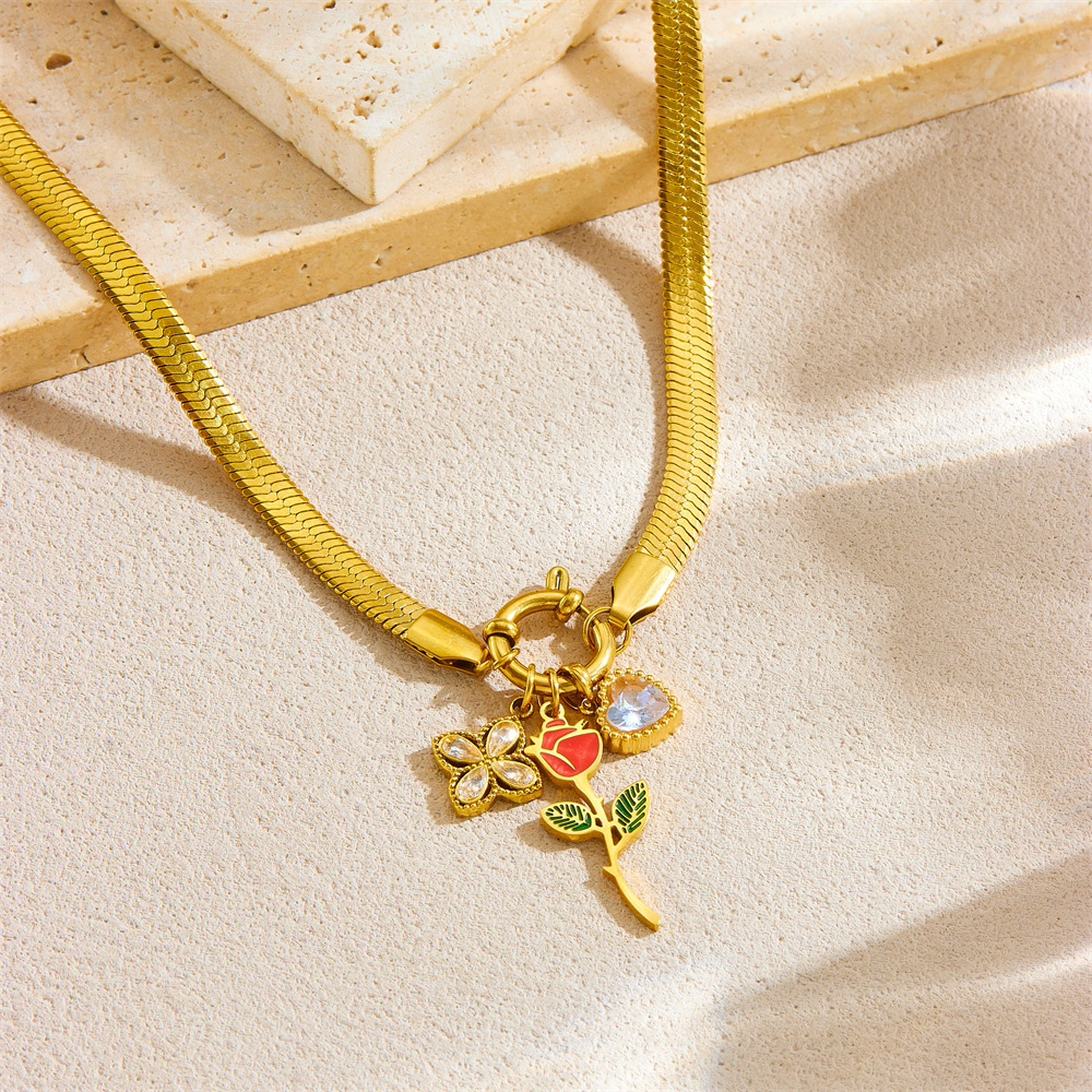 Fashionable retro gold-plated snake bone chain with dripping rose and diamond-encrusted square pendant, round spring clasp stainless steel necklace.