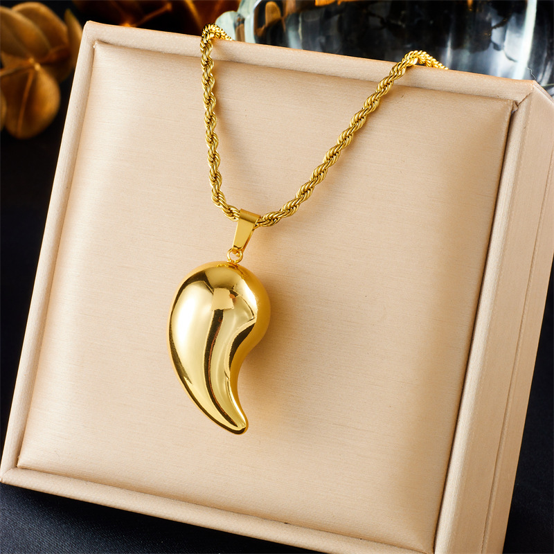 European and American style, unique design, retro punk metal titanium steel twisted chain teardrop pendant necklace