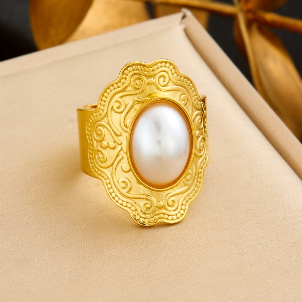 Cross-border fashion court style oval gold-plated carved stainless steel ring/band inlaid with pearls, lapis lazuli gemstones