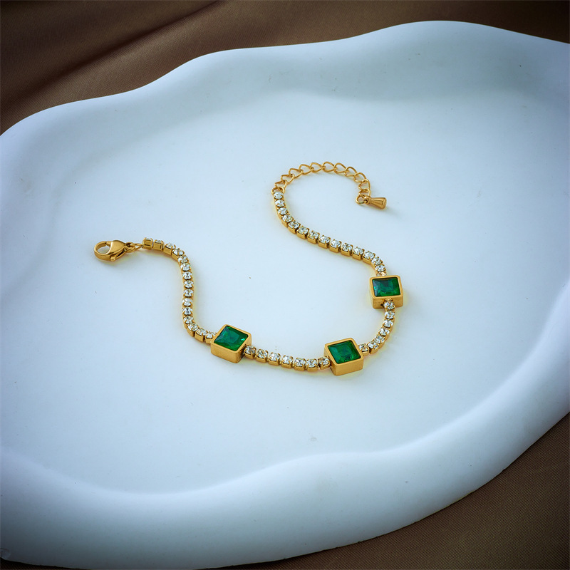 European and American cross-border fashion niche diamond-encrusted chain square emerald pendant titanium steel jewelry bracelet