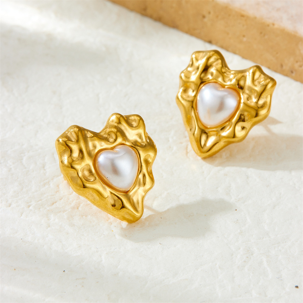 Cross-border fashion niche design, irregularly shaped, pearl-inlaid heart-shaped stainless steel French earrings