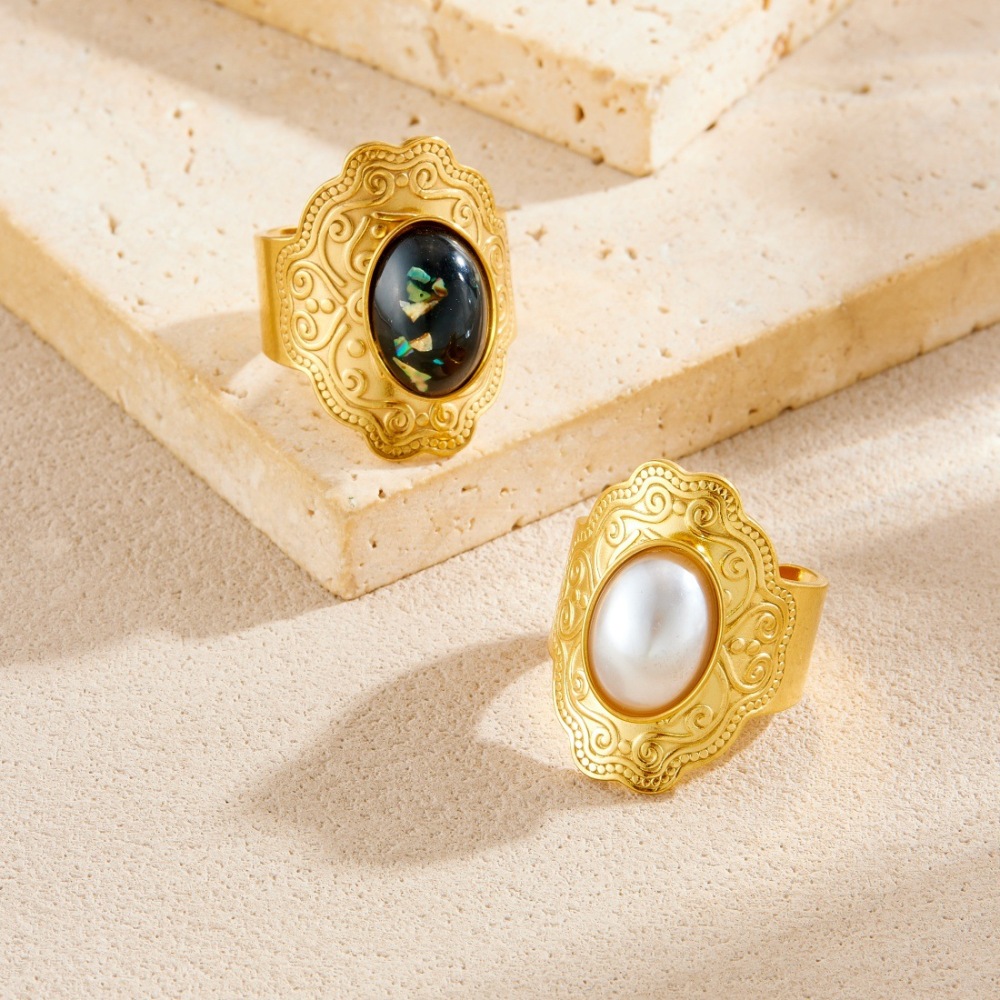 Cross-border fashion court style oval gold-plated carved stainless steel ring/band inlaid with pearls, lapis lazuli gemstones
