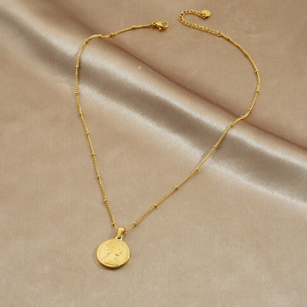 Cross-border fashion retro gold-plated round relief portrait head pendant stainless steel jewelry clavicle necklace