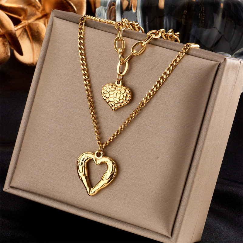 European and American cross-border fashion retro gold-plated double-layered multi-element pendant butterfly pearl portrait round pendant necklace