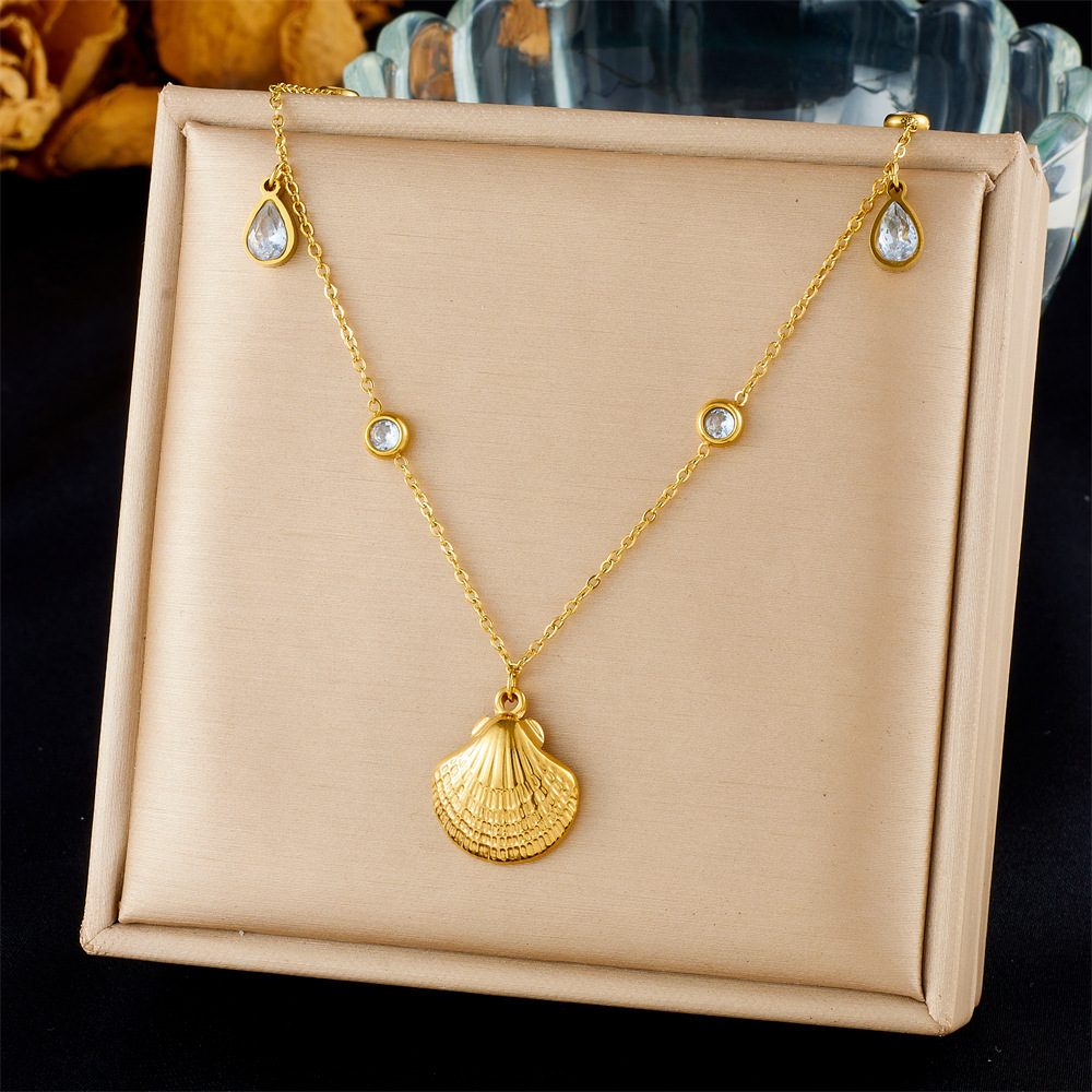 Cross-border fashion ocean series accessories pendant gold-plated stainless steel starfish shell multi-element dripping butterfly necklace