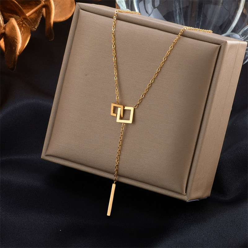 European and American fashion niche design minimalist hip-hop punk metal engraved heart square round pendant necklace