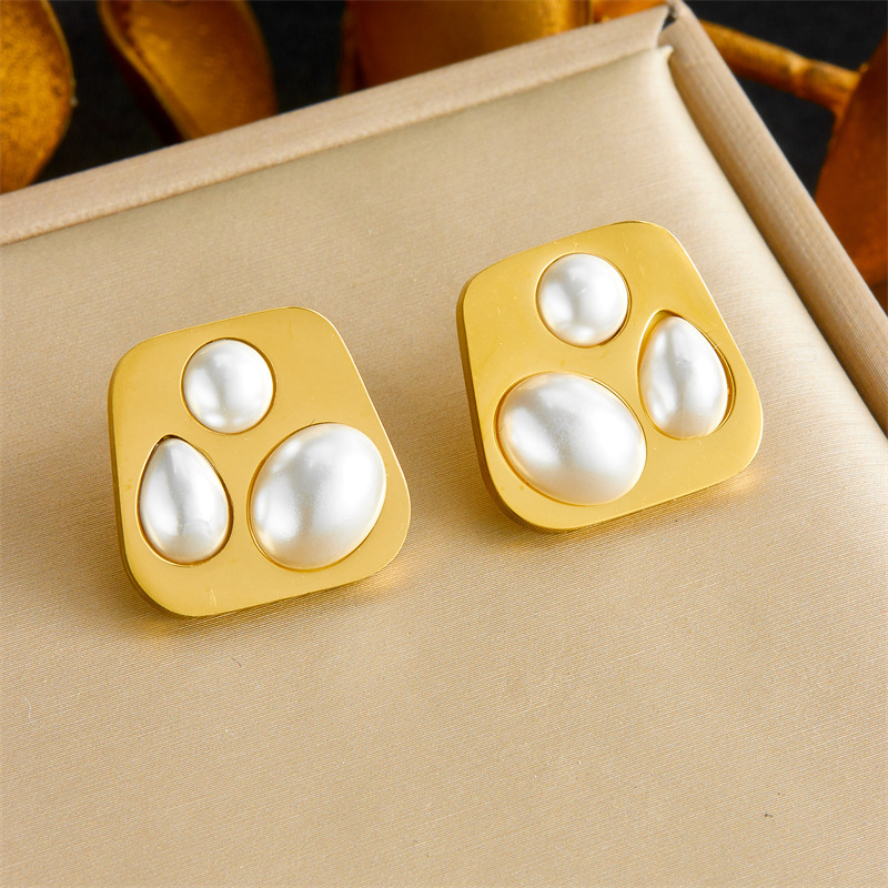 European and American style retro minimalist pearl irregular geometric pendant stainless steel gold-plated three-piece set