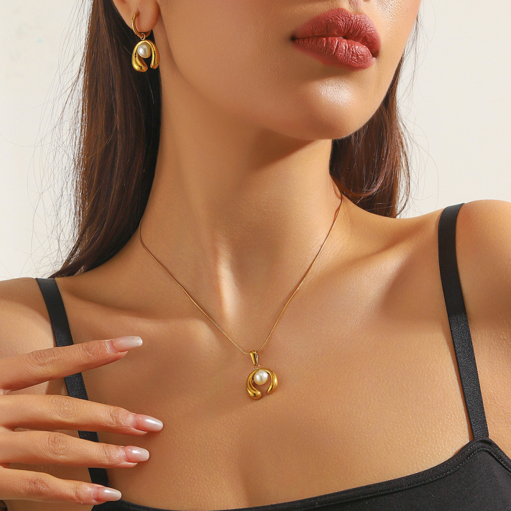 Cross-border fashion gold-plated retro heart-shaped fan-shaped blue turquoise pearl accessories stainless steel pendant earring necklace set