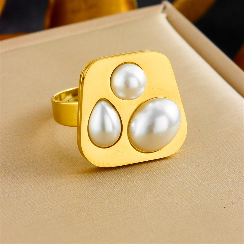 European and American style retro minimalist pearl irregular geometric pendant stainless steel gold-plated three-piece set