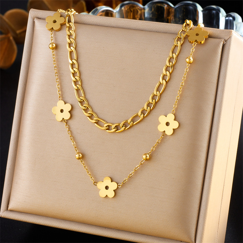Korean-style trendy niche design, gold-plated stainless steel polished flower accessory chain, double-layer necklace.