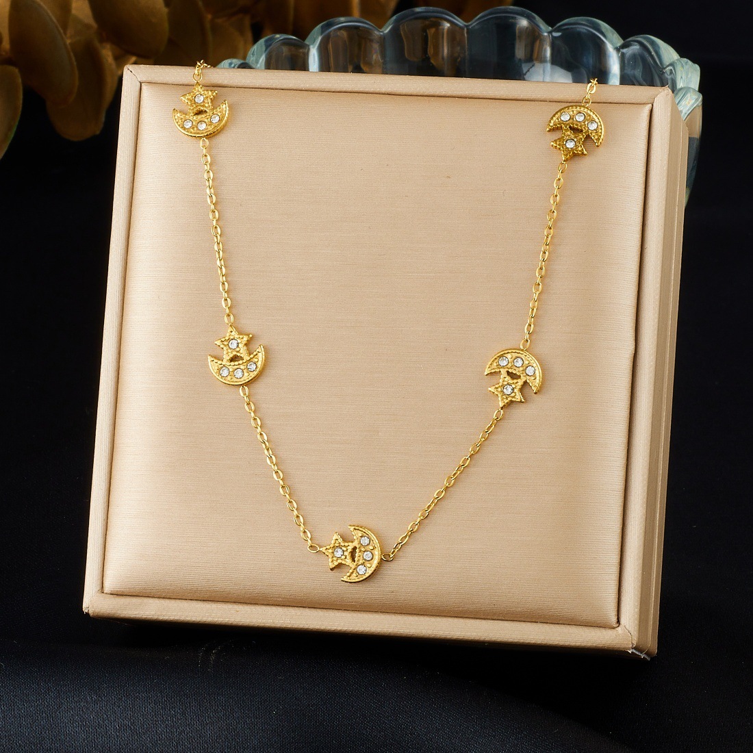 Cross-border fashion minimalist exquisite star and moon diamond pendant accessory gold-plated stainless steel jewelry set