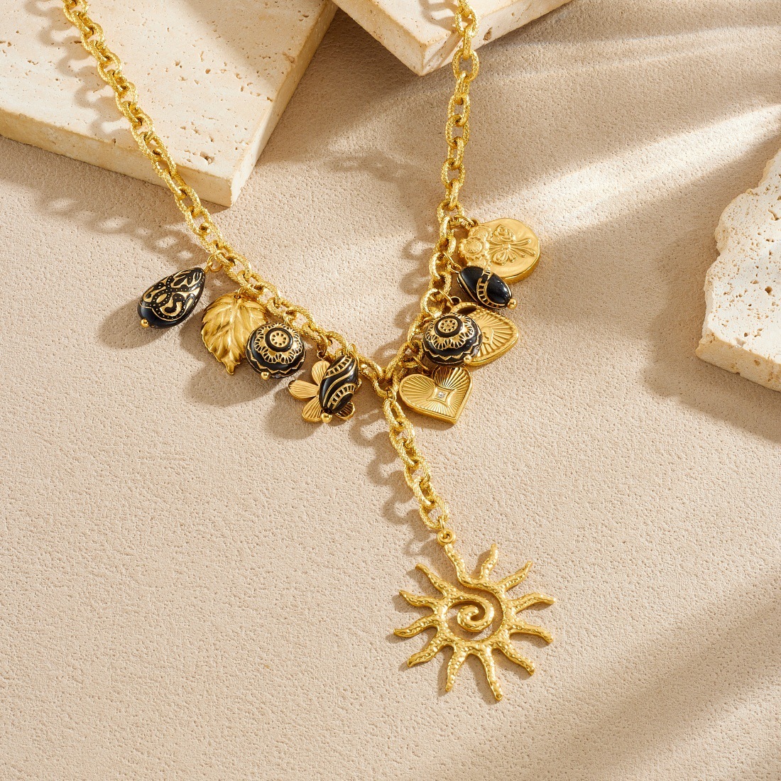 Cross-border fashion, unique retro black carved geometric gold-plated spiral sunflower and leaf pendant necklace