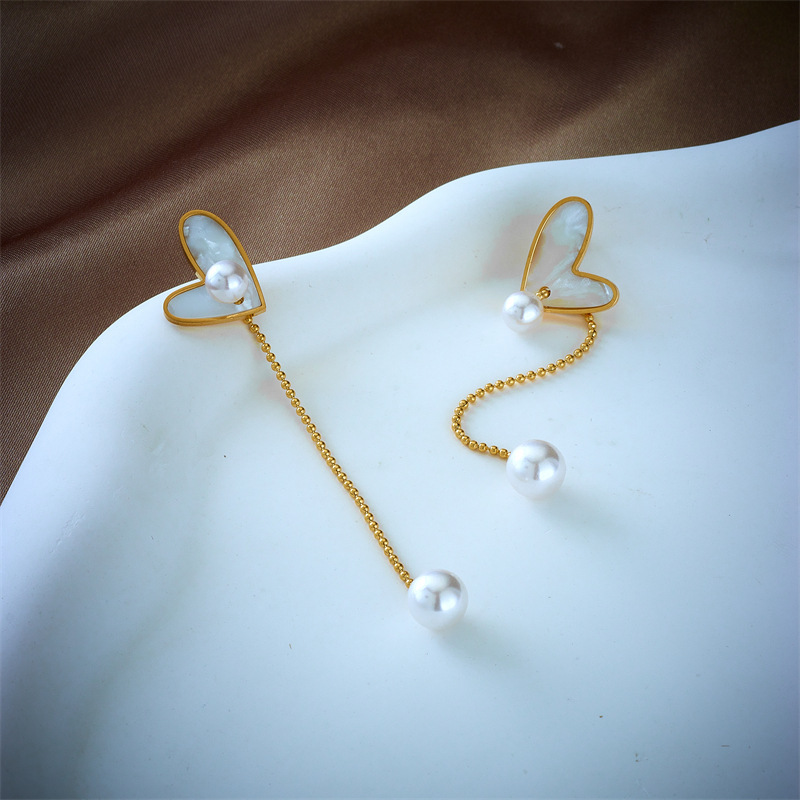 Korean style, fashionable, simple, retro, gold-plated seashell heart chain tassel pearl dangling stainless steel earrings