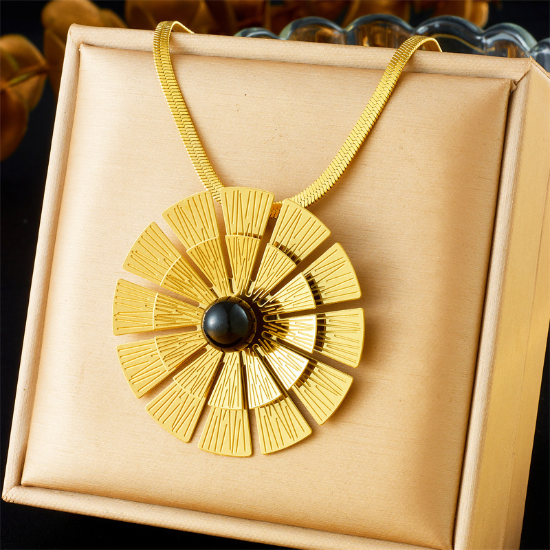 European and American style exaggerated light luxury high-end stainless steel gold-plated flower inlaid pearl jewelry set