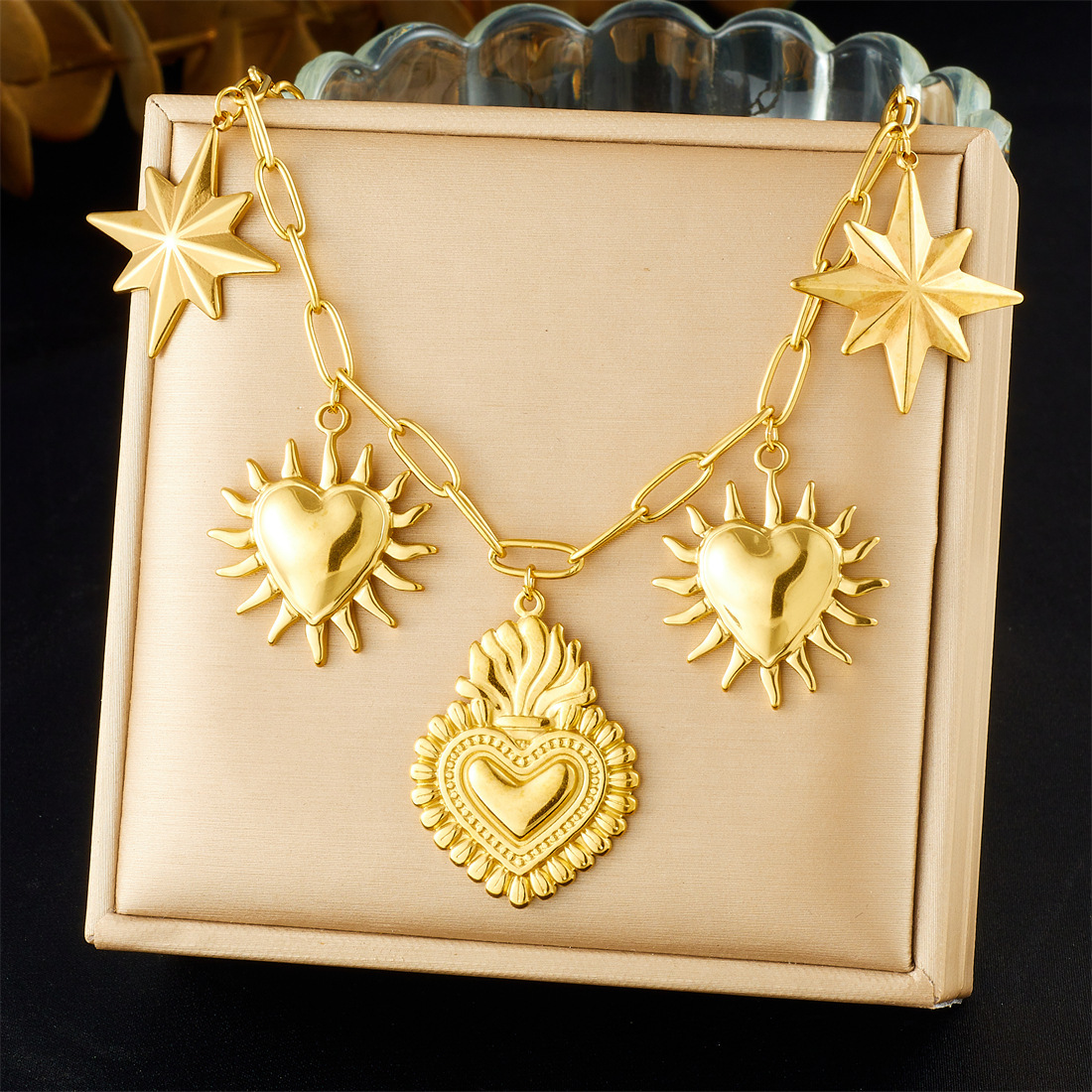 Cross-border fashion, light luxury, retro gold-plated heavy-duty stainless steel eight-pointed star sun heart pendant cross chain necklace