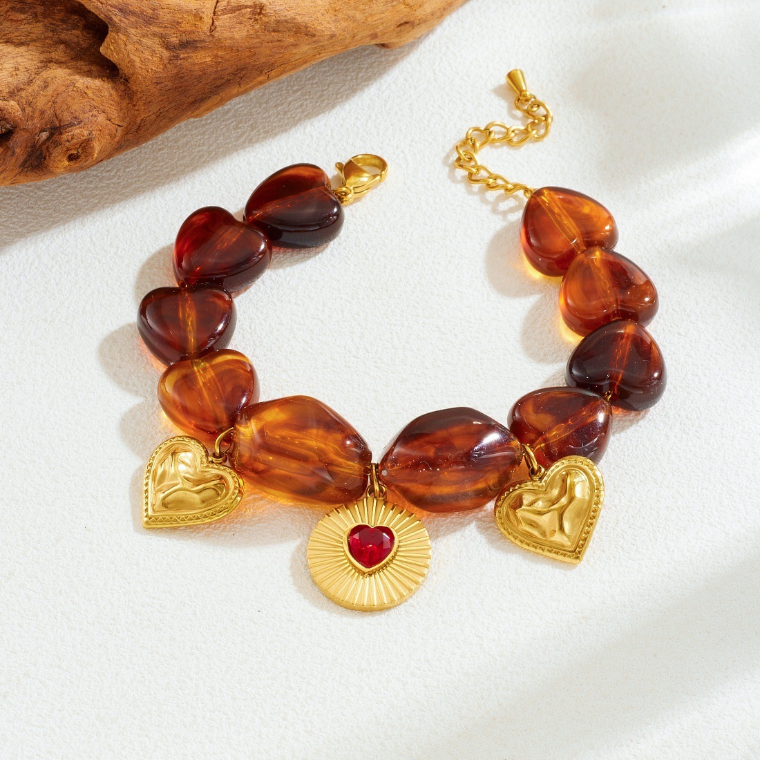 Cross-border fashion Maillard tiger's eye beaded chain with gold-plated heart-shaped diamond-encrusted round pendant jewelry set
