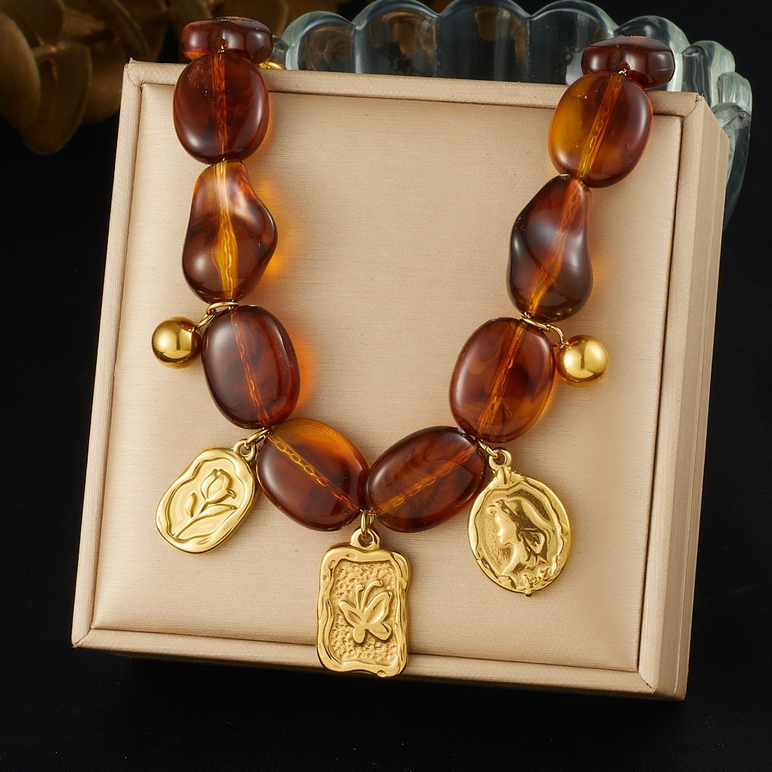 European and American cross-border Maillard irregular brown-red resin beaded chain gold-plated embossed butterfly and flower jewelry set