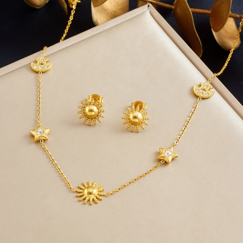 Cross-border fashion exquisite minimalist diamond-encrusted star moon sun gold-plated stainless steel accessories chain jewelry set