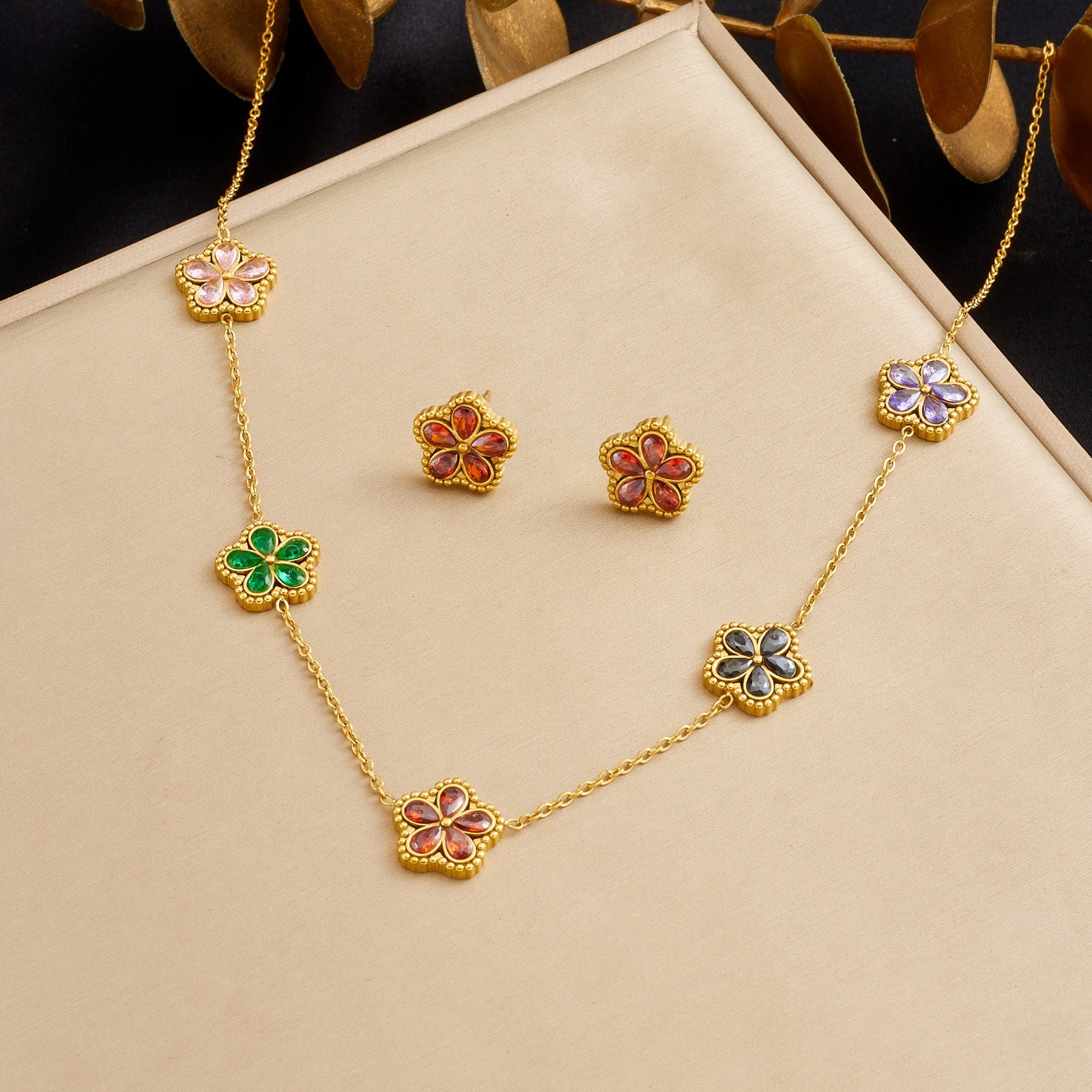 Cross-border fashion exquisite light luxury colored diamond-encrusted five-petal flower accessory pendant chain stainless steel gold-plated flower set