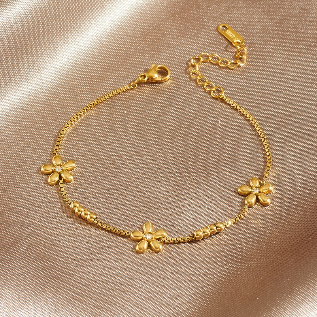 Korean style fashionable everyday versatile gold-plated rhinestone beaded flower stainless steel accessories pendant chain jewelry set