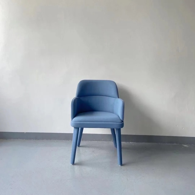 full fabric upholstered armrest chair